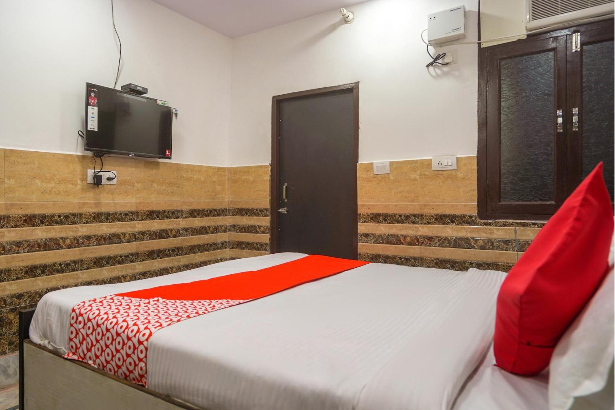 Hotel O O Crystal Delhi (National Capital Territory of India)